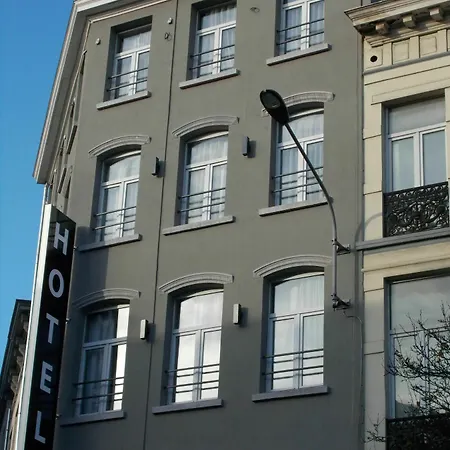 Urban Centre Hostel *